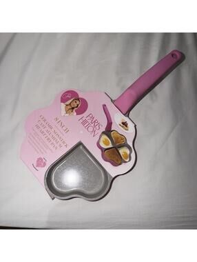 NWT Paris Hilton 8” Nonstick Clean Ceramic Valentine Heart Shaped Fry Pan Pink